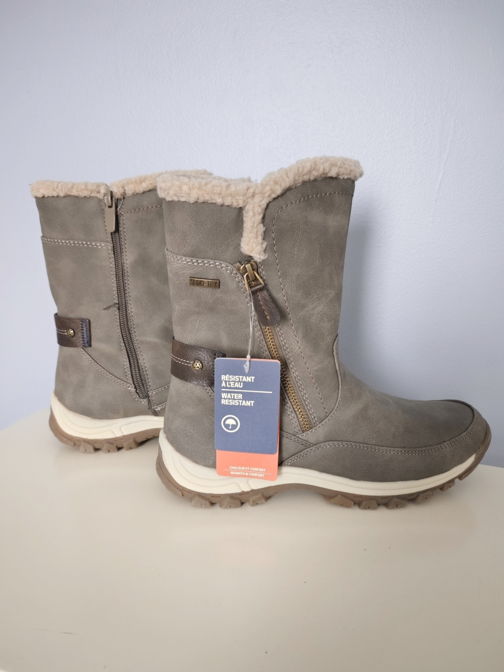 Brand-new Banff Trail Women's Winter Boots, water-resistant